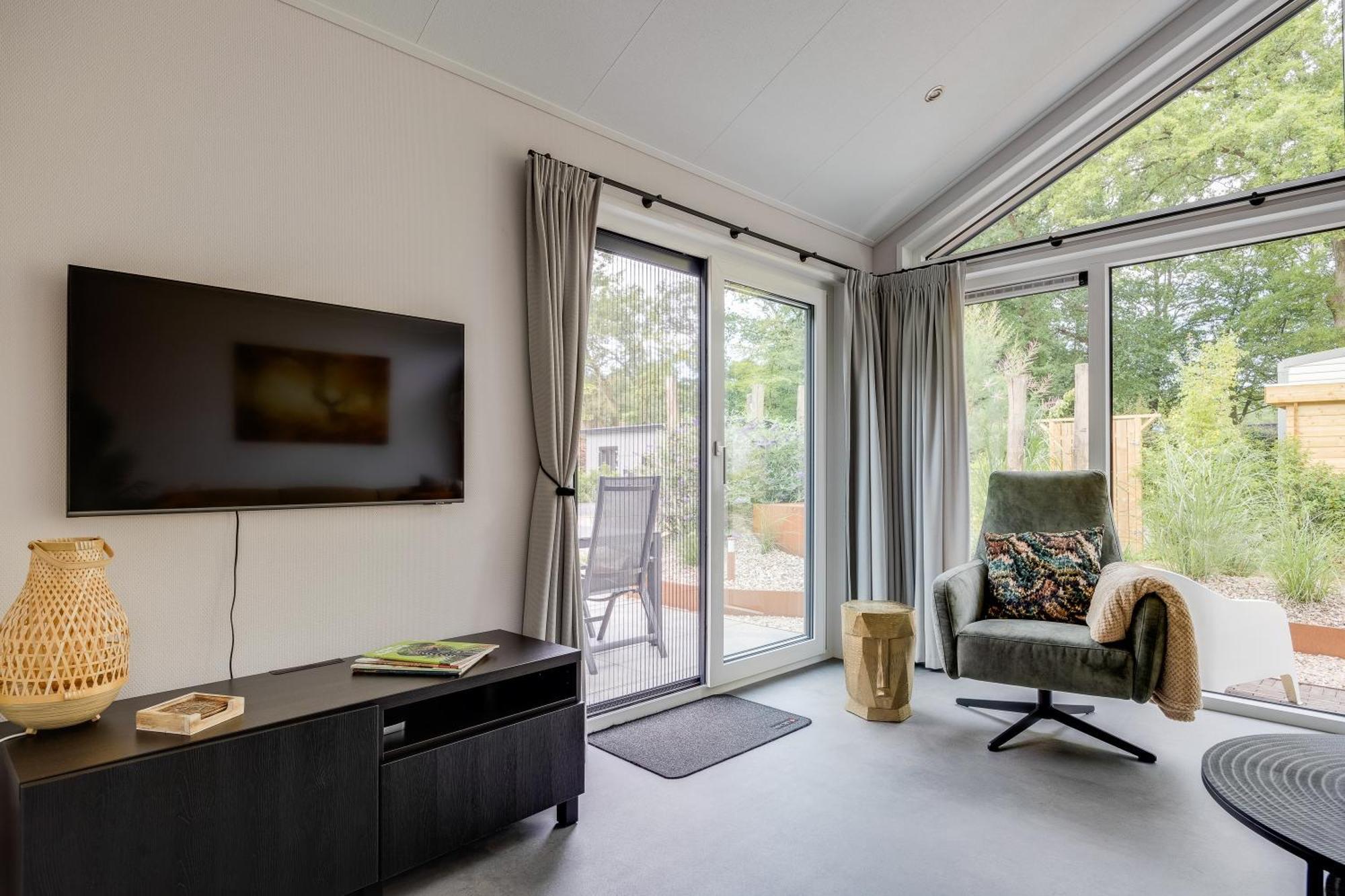 Modern Ingericht Chalet Op Groen Park Op De Veluwe Epe Kültér fotó
